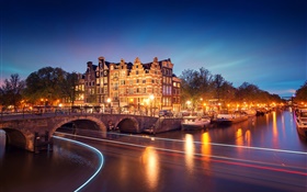 Amsterdam, Nederland, la noche, las casas, puente, río, luces, barcos HD fondos de pantalla