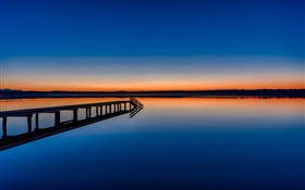 Lago tranquilo, puente, anochecer, reflejo en el agua HD fondos de pantalla