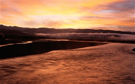Cielo rojo, río, anochecer, puesta del sol, China
