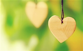 Amor en forma de corazón de madera