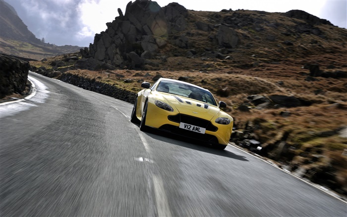Aston Martin V12 Vantage S amarilla vista frontal superdeportivo, velocidad Fondos de pantalla, imagen