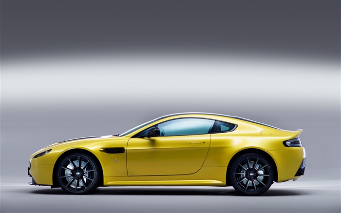 Amarilla vista lateral superdeportivo Aston Martin V12 Vantage S Fondos de pantalla, imagen