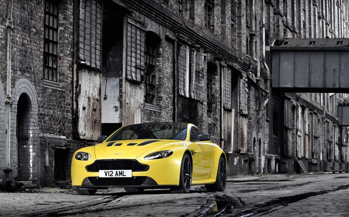 Aston Martin V12 Vantage S superdeportivo amarilla Fondos de pantalla, imagen