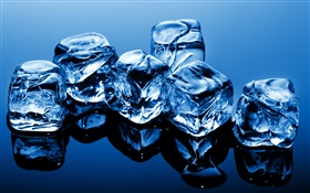 Cubitos de hielo azul