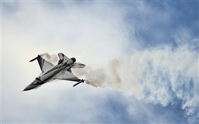De combate F-16, de la fuerza aérea belga, cielo