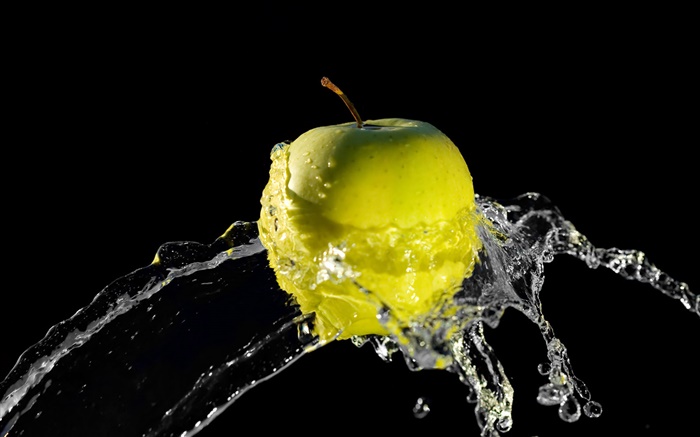 Vuelo de manzana verde, salpicaduras de agua Fondos de pantalla, imagen