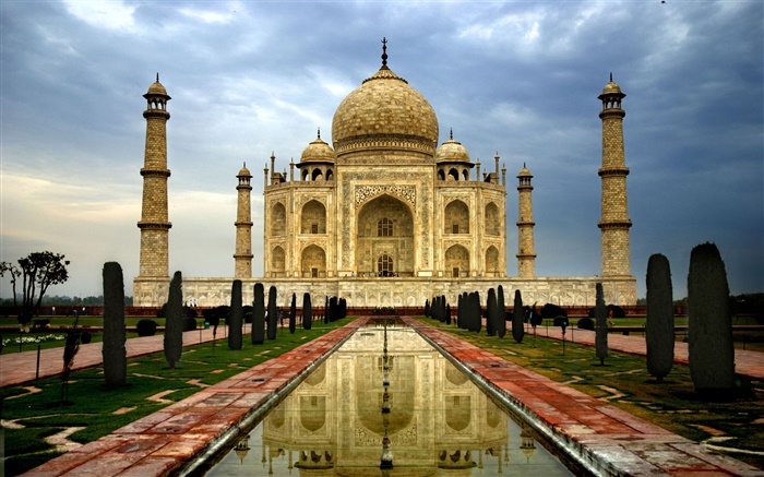 India Agra Taj Mahal, oscuridad, nubes Fondos de pantalla, imagen