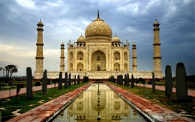 India Agra Taj Mahal, oscuridad, nubes