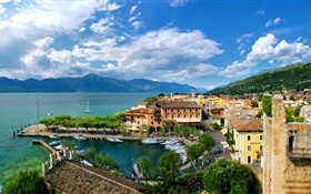 Italia, Véneto, costa, mar, ciudad, casa, barcos, cielo azul HD fondos de pantalla
