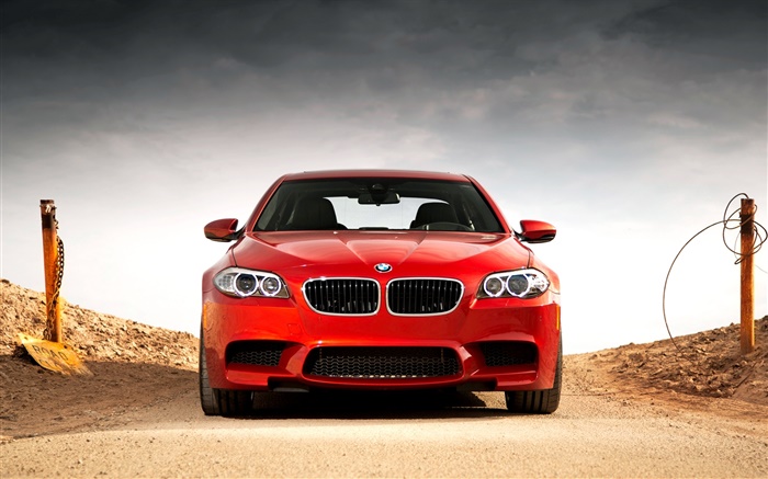 rojo BMW M5 F10 Vista delantera del coche Fondos de pantalla, imagen