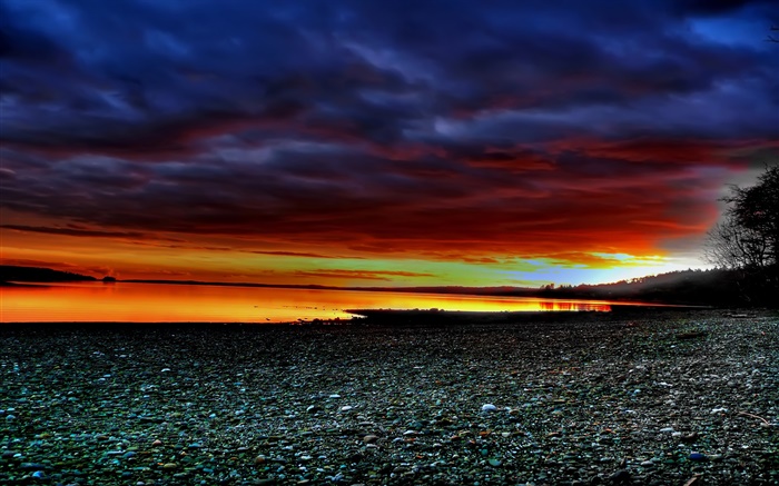 Sunset paisaje, orilla del río, piedra, cielo rojo Fondos de pantalla, imagen