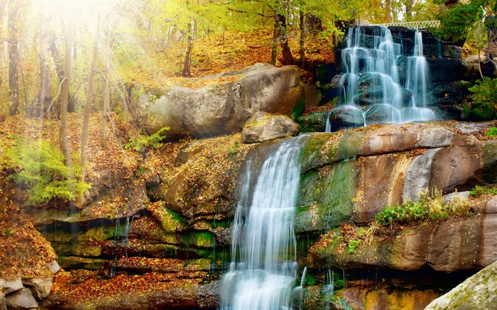 Cascadas, piedras, otoño, árboles, sol Fondos de pantalla, imagen