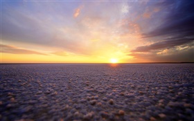 Mar muerto, puesta del sol, playa sal