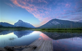 Montañas, amanecer, lago, embarcadero, la reflexión del agua