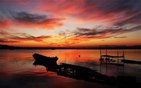 Pier, puesta del sol, mar, barco, cielo rojo HD fondos de pantalla