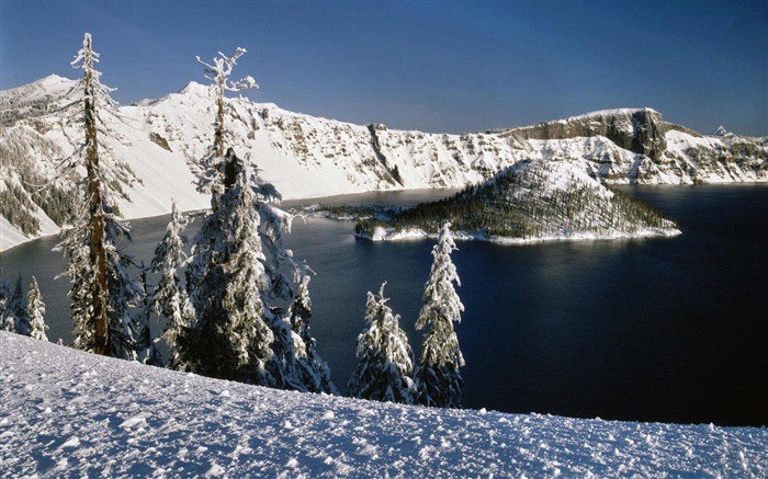 Nieve, laguna volcánica, árboles Fondos de pantalla, imagen