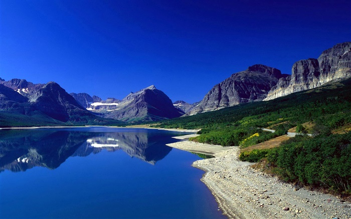 Montañas, el lago, la pendiente, el cielo azul, la reflexión Fondos de pantalla, imagen