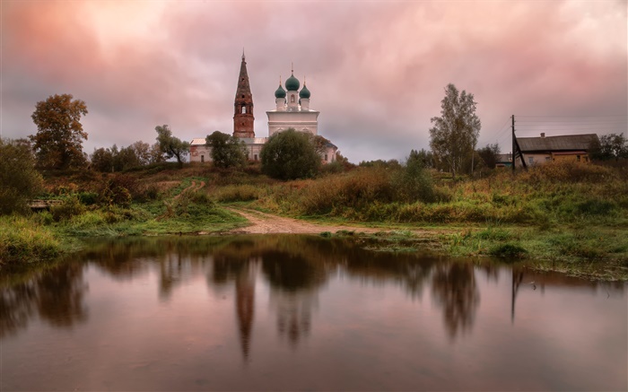 Rusia, templo, pueblo, estanque, hierba, árboles, nubes Fondos de pantalla, imagen