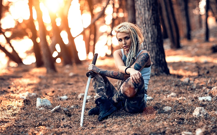 Chica del tatuaje, espada, arma, árboles Fondos de pantalla, imagen