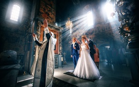 La boda, el novio, la novia, la iglesia, la luz