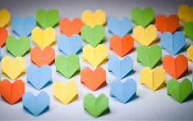 Origami colorido, corazones del amor, papel