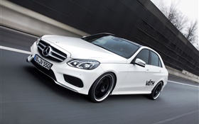 2015 Mercedes-Benz velocidad del coche blanco Clase E HD fondos de pantalla