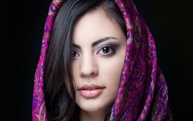 Hermosa niña india, ojos marrones, bufanda