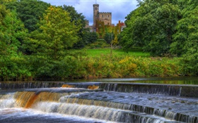Castillo de Hornby, Inglaterra, río, corriente, árboles