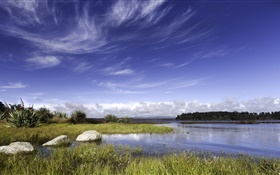 Nueva Zelanda, lago, rocas, hierba, cielo azul, nubes