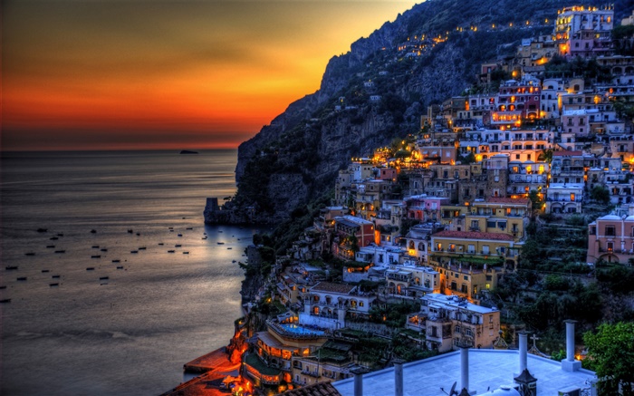 Positano, Italia, hermosa puesta de sol, mar, costa, montañas, casas, luces Fondos de pantalla, imagen
