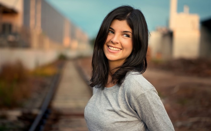 De la sonrisa, pelo negro, ferrocarril, bokeh Fondos de pantalla, imagen