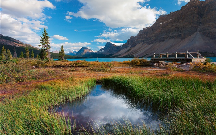 Parque Nacional Banff, Alberta, Canadá, lago, montañas, hierba, nubes Fondos de pantalla, imagen