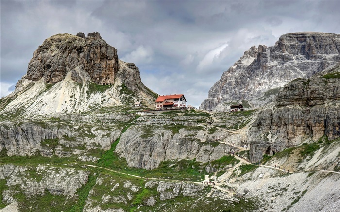 Dolomitas, Italia, nubes, rocas, montañas, casa Fondos de pantalla, imagen