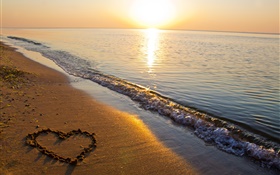 Playa de arena, mar, puesta del sol, el amor en forma de corazón HD fondos de pantalla