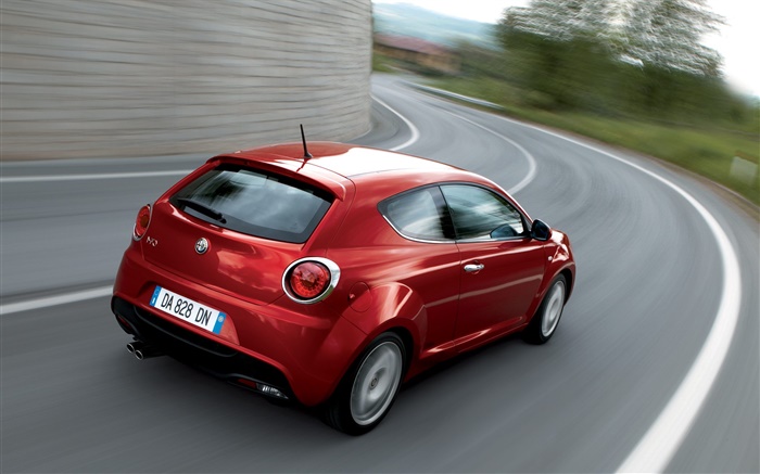 Alfa Romeo velocidad del coche rojo, visión trasera Fondos de pantalla, imagen