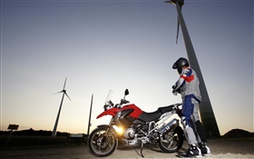 BMW R1200 GS motocicletas, conductores, atardecer, molinos de viento HD fondos de pantalla