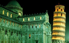 Torre inclinada de Pisa, la noche, las luces