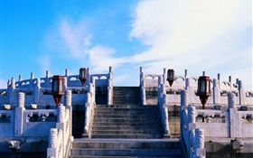 Escaleras, nubes, ciudad prohibida de Beijing