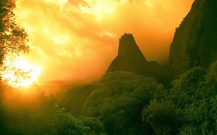 Puesta del sol, montañas, verde Fondos de pantalla, imagen