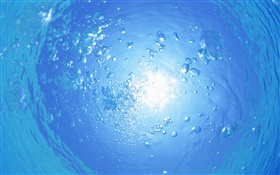 Bajo el agua, el mar azul, burbuja de agua, sol, Maldivas
