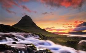 Islandia, Kirkjufell, montaña, cascada, por la mañana, la salida del sol