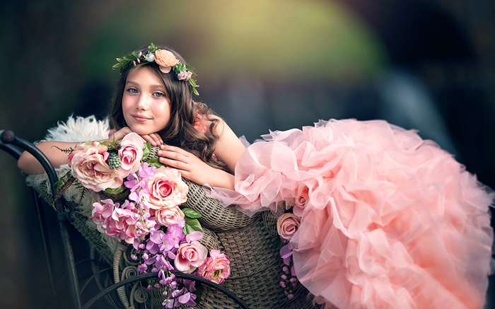 niña de vestido rosa, flores, guirnalda Fondos de pantalla, imagen