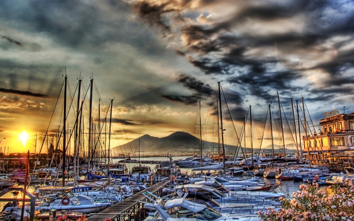 Yates, barcos, embarcadero, nubes, puesta del sol, Italia, Nápoles Fondos de pantalla, imagen